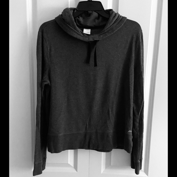 Amazon Essentials Studio Terry Hooded Sweatshirt - Picture 4 of 5